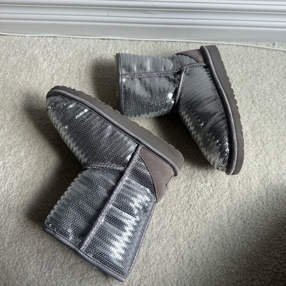 Limited Edition Silver Sequin Uggs - Picture 4 of 4